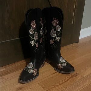 Roper Black Boots with Floral Embroidery